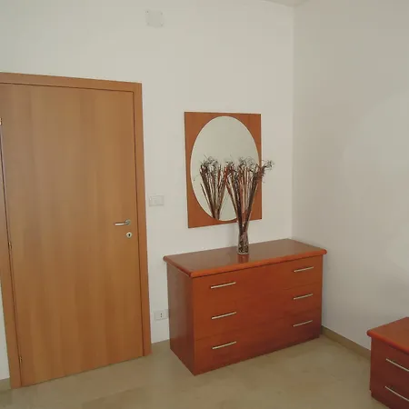 Fiorita Apartment *